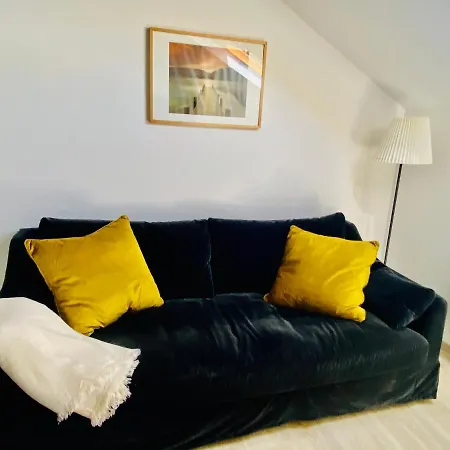 Apartment Cozy Flat Near Moselle